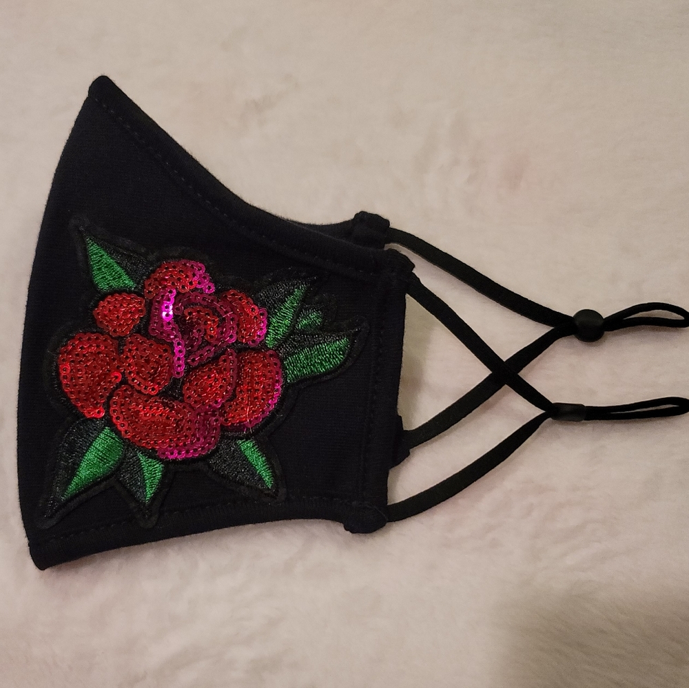 Fabric face mask 🌹